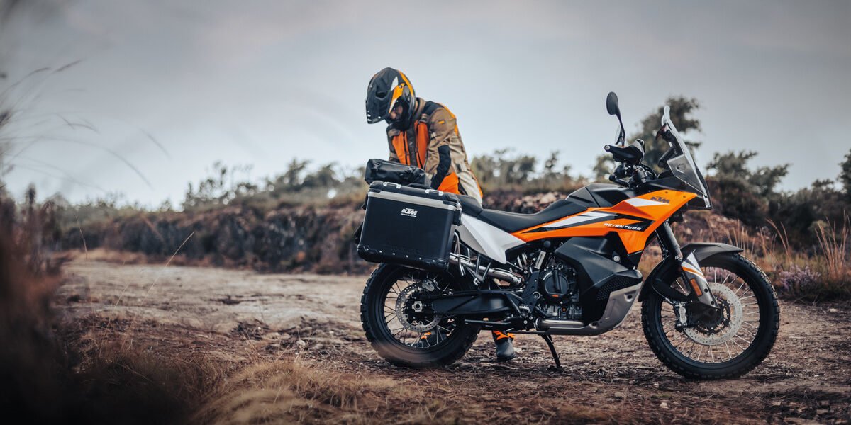 480660_MY23 KTM 890 ADVENTURE R - Static - CAT B_EU_ Global