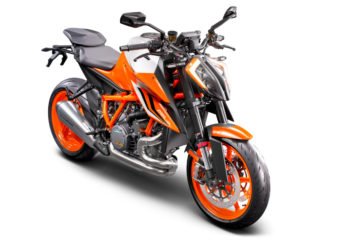 415774_MY22 KTM 1290 SUPER DUKE R _45_ right front_EU_ Global