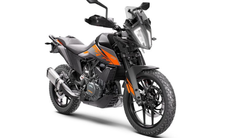 417268_KTM Adventure 390 MY22 BLACK Front-Right_EU_ Global