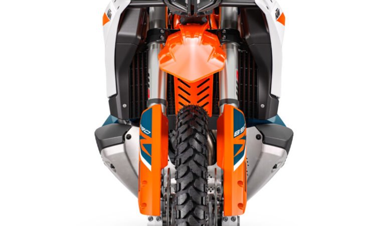 472653_890 ADVENTURE R MY23 Front_02 Studio Images_EU_ Global