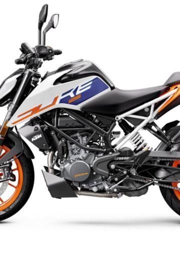 485656_MY23 KTM 125 DUKE EU_Global 90 Degrees left_EU_ Global