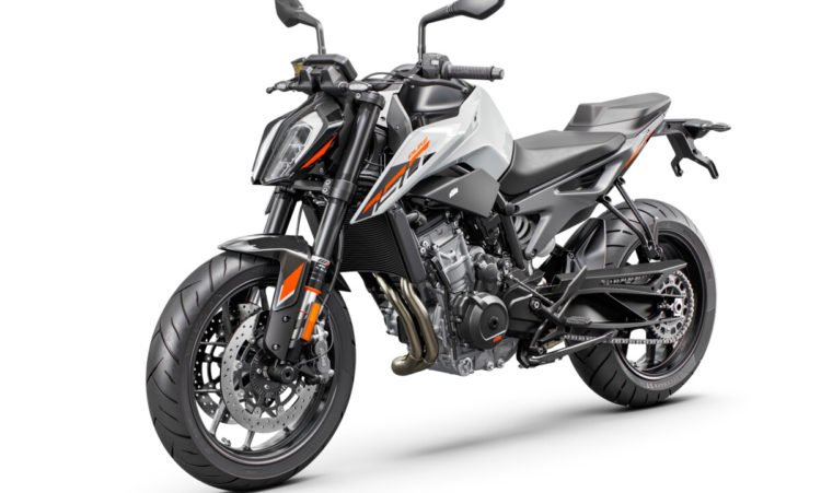 486200_MY22 KTM 790 DUKE - EU _45_ left front_EU_ Global