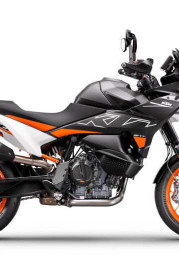 509829_MY23 KTM 890 SMT_90-Right_Studio