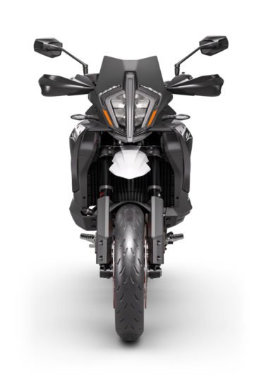 509833_MY23 KTM 890 SMT_ Front_Studio