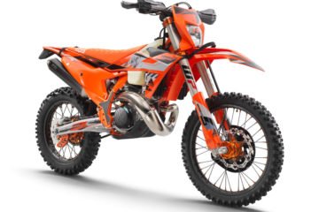 511757_300 EXC Hardenduro front ri_MY24_EUROPE GLOBAL_STUDIO