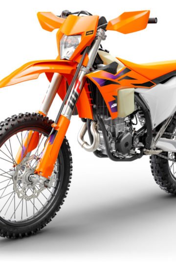 520440_MY24_KTM-450-EXC-F_EU_Front-Left_EUROPE GLOBAL