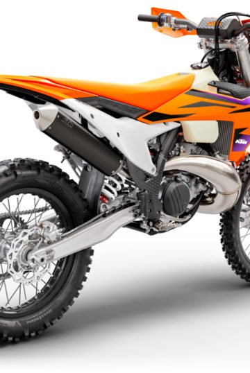 520587_MY24_KTM-300-EXC_EU_Rear-Right_EUROPE GLOBAL