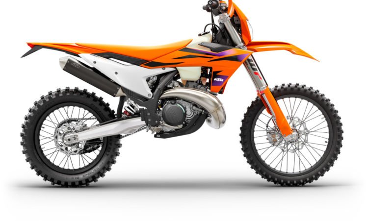 521302_MY24_KTM-250-XC-W_US_90-Right_USA