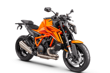 PHO_BIKE_PERS_REVO_MY24-KTM-1390-SUPER-DUKE-R-ORANGE-EU-90-front-right_#SALL_#AEPI_#V1