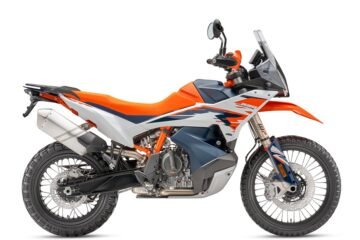 PHO_BIKE_90_RE_KTM-travel-bikes-890-adventure-r-eu-dakar-winner-logo-us_#SALL_#AEPI_#V1