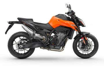 PHO_BIKE_DET_KTM-naked-2025-790-duke-orange-ergonomics_#SALL_#AEPI_#V1