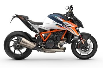 PHO_BIKE_DET_KTM-naked-bikes-super-duke-rr-ergonomics_#SALL_#AEPI_#V1